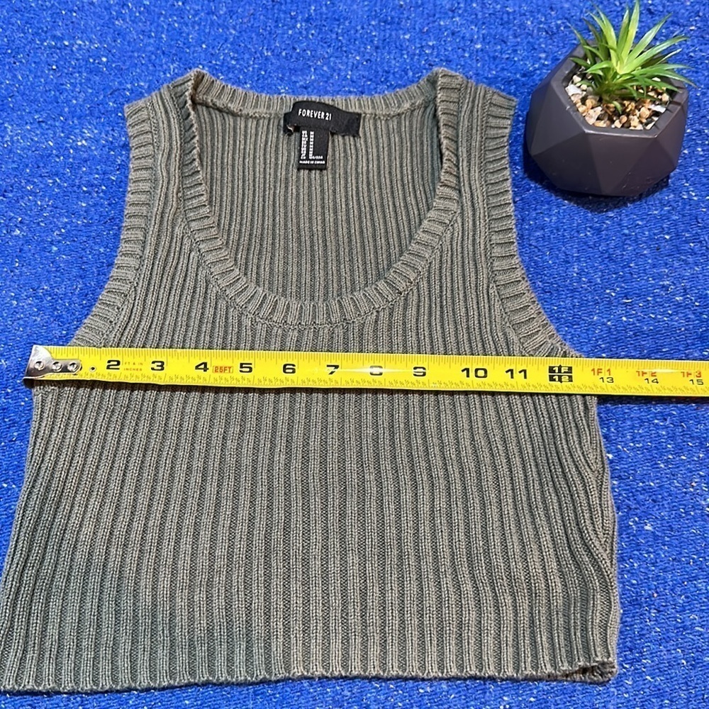 Forever 21 green crop top size M - Picture 3 of 6